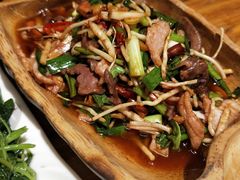 -老滇山寨•云南特色菜•地方菜•民族风情歌舞表演(金碧店)