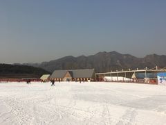 -十三陵雪世界滑雪场