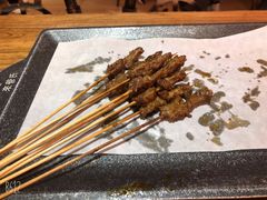 鲜嫩牛小串-管氏翅吧(国展店)
