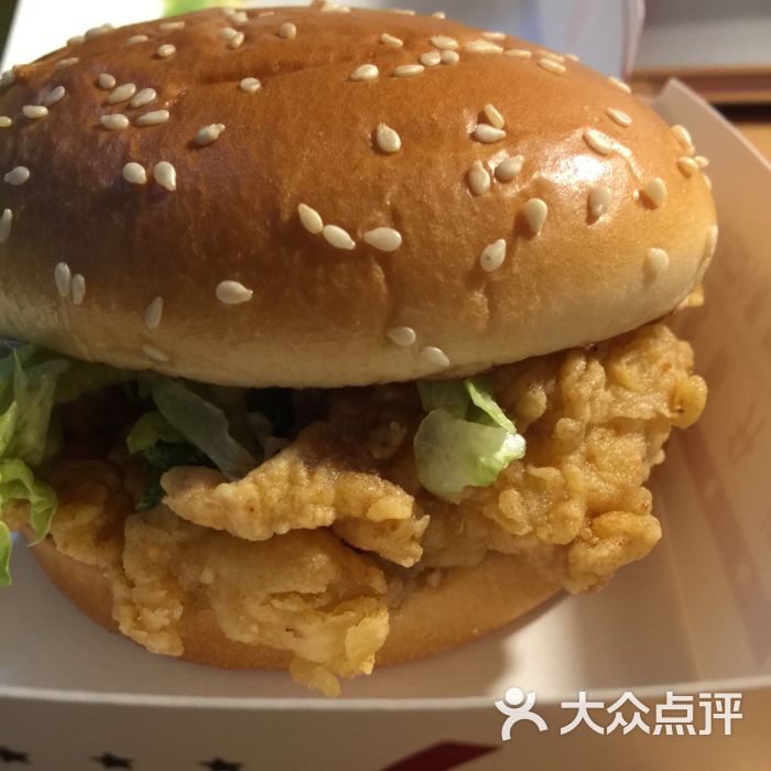 肯德基(杭州新东站店)劲脆鸡腿堡图片 - 第3张