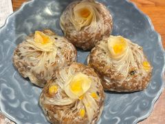 蛋黄芝士纸皮烧麦-鑫震源·苏式大虾生煎(山塘街店)