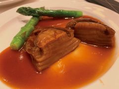 蚝皇扣18头干鲍鱼-利苑酒家(合景国际金融广场店)