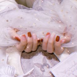 -莉娜美睫·穿戴甲