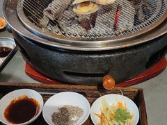 -围炉肉舍•炭烤活鳗•丹东海鲜烤肉(步行街店)