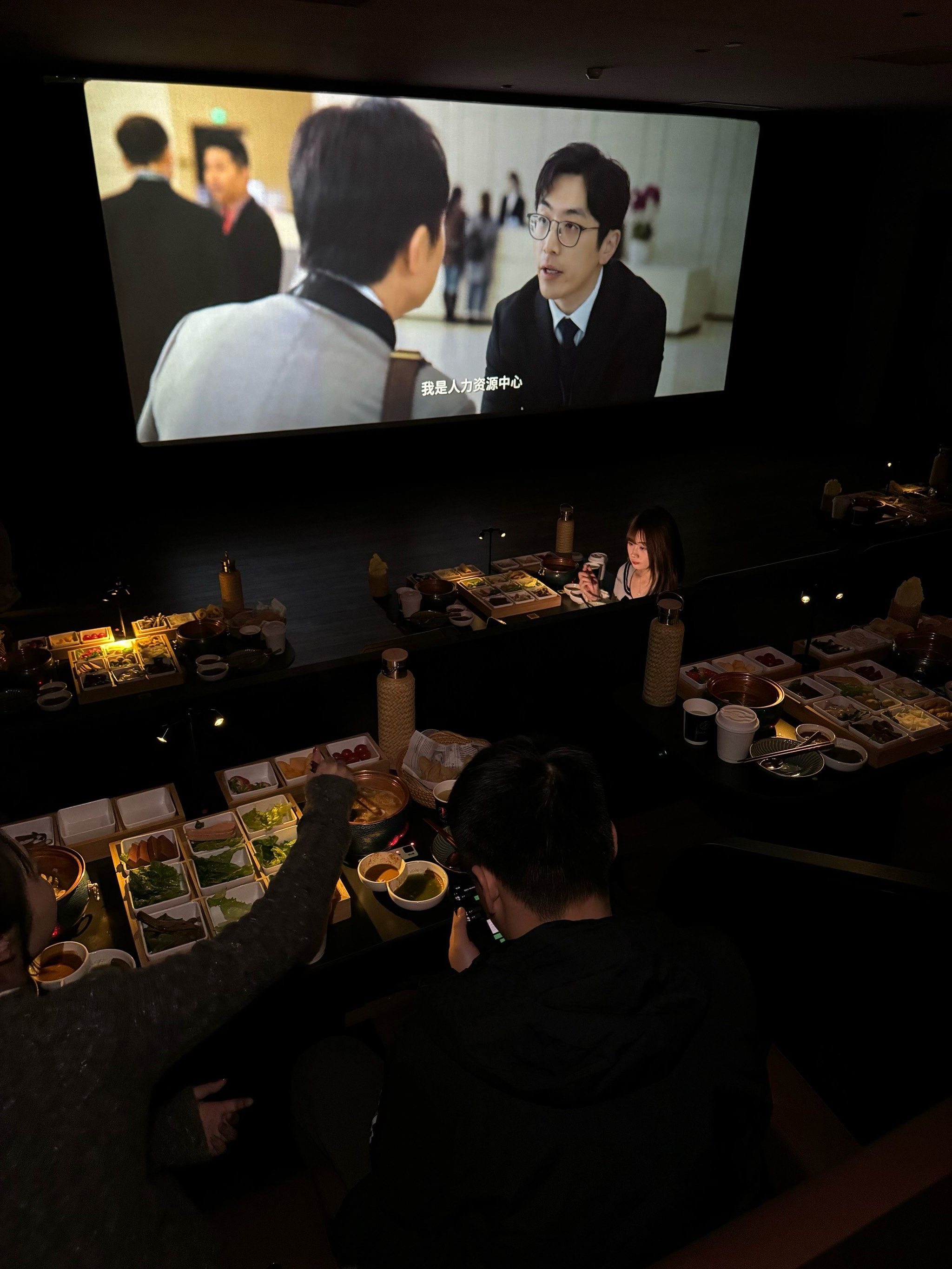 很chill哦
电影都是最新排期的,马上到过年档很是期待!