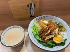 油鸡拼大肠饭-狮头牌卤味研究所·卤味饭(花城汇南区店)