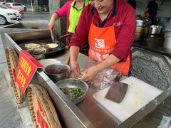 -大众跷脚牛肉馆·非遗传承单位(峨眉山店)