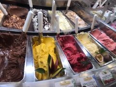 -Gelateria Dondoli