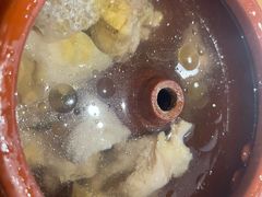 云南汽锅鸡-滇越乘象云南餐厅(次渠店)