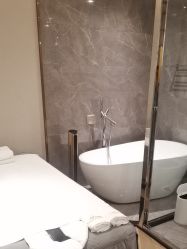 -香港倾城国际·美容美体中心