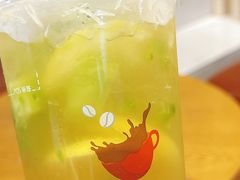 -85度C(生甜甜圈研究工坊·上海局门店)