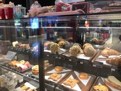 面包甜点陈列柜-星巴克(大连柏威年店)