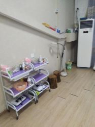 -苗医生专业祛痘·皮肤管理