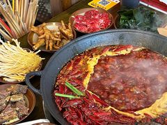 -黄潇洒老火锅(九眼桥宏济巷店)