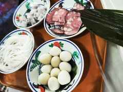 -刘姐啤酒鱼民族演艺餐厅(西街总店)