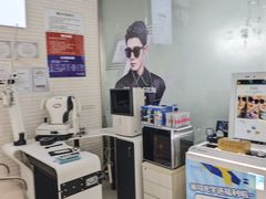-诺柯视眼镜-蔡司依视路官方工厂店(淞南一店)
