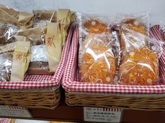 -红宝石·鲜奶小方·海派西点房(莘庄龙之梦店)