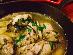 橄榄油煮牡蛎配烤面包-LIBERO(张虹路店)