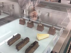 -UNI UNI(环亚凯瑟琳店)