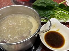 -四囍码头海鲜烧烤自助火锅(外滩南京东路悦荟广场店)