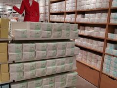 -名创优品(广州萝岗万达广场店)