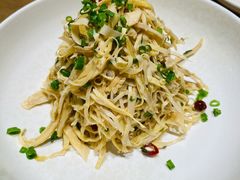 香葱拌笋衣-小大董·烤鸭(凤凰汇店)