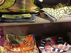 -文艺复兴百货(米兰大教堂广场店)