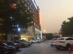 -维也纳酒店(深圳国际会展中心沙井上南店)