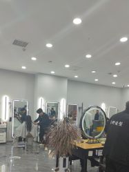 -藤野造型烫染·漂发