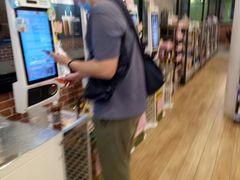 -全家便利店(上海南站站店)
