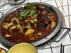 -晓彭肥肠鸡·泡椒鸡火锅(水木天地店)