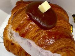 大块芋泥奶冻可颂-PAOPAO Bakery&Café(港汇店)