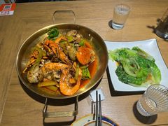 -臻鲜燕海鲜融合餐厅(金陵style店)