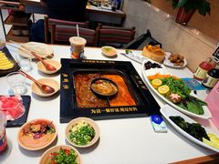 -老牌坊云南鱼豆花火锅(哈西万达店)