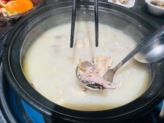 -大匠工房古船木艺术餐厅·猪肚鸡专门店(长白仙岛店)
