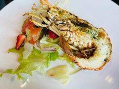 碳烤波士顿龙虾配混合时令蔬菜-YUE·6·西式融合餐厅(外滩六号店)