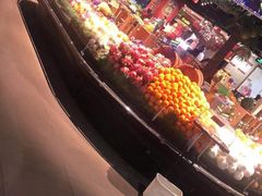 -中百仓储超市有限公司(越秀星汇维港店)