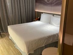 -深圳龙华大浪商业中心亚朵X酒店