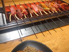 会自己转的烧烤炉-悦屋老板娘的烤肉店(紫薇田园店)