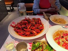 -肥肥虾庄·金牌油焖大虾(汉街SKP店)