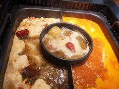 -老牌坊云南鱼豆花火锅(哈西万达店)