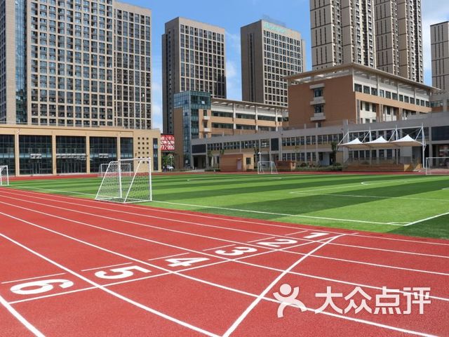 济南高新区东城逸家中学