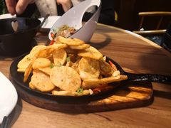 -阿瓦山寨·湘菜现炒·剁椒鱼头王(咸阳总店)