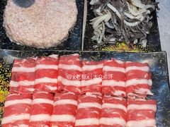 -洞庭洲·防空洞火锅·铜锅涮肉·烧烤(新百广场店)