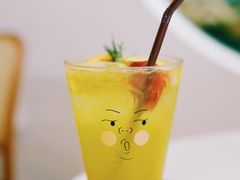 气泡水-Cheevit Cheeva(Sirimangkalajarn)
