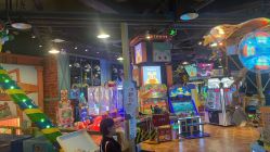 -卡通尼乐园(龙湖六合天街店)