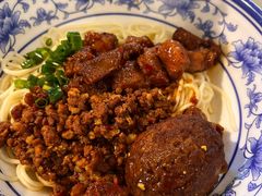 招牌辣肉干拌面-辣肉面大王(天平路店)