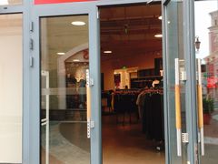 -UNDER ARMOUR(新燕莎奥莱店)