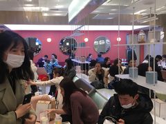等位区-奈雪的茶(大悦城店)