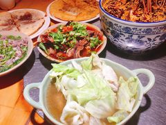 -大众跷脚牛肉馆·非遗传承单位(峨眉山店)